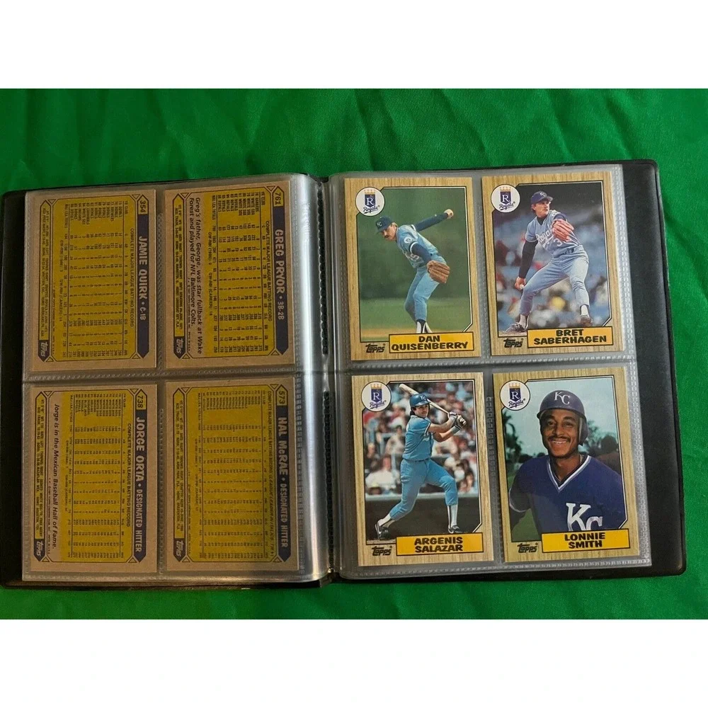 Kansas City Royals 1987 Topps Team Set with 40 card collector‎ album. Bo Jackson